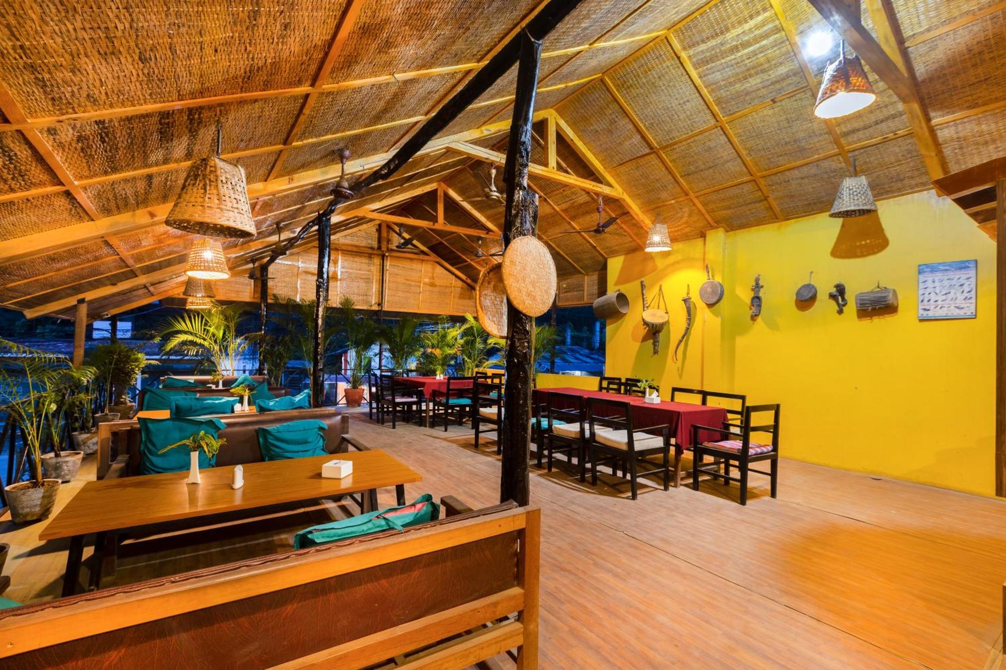 Hotel Parkside & Swimming Pool-Between Greenery And Azure ,Your Perfect Retreat Chitwan Bagian luar foto
