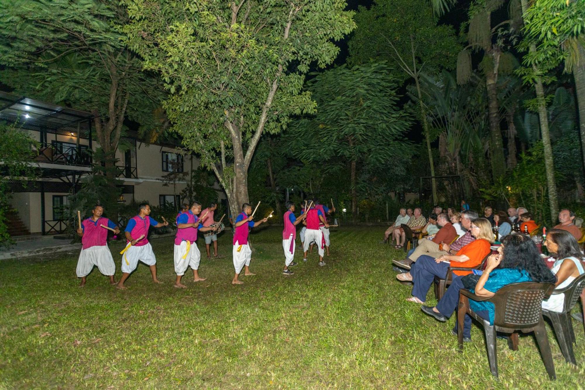 Hotel Parkside & Swimming Pool-Between Greenery And Azure ,Your Perfect Retreat Chitwan Bagian luar foto