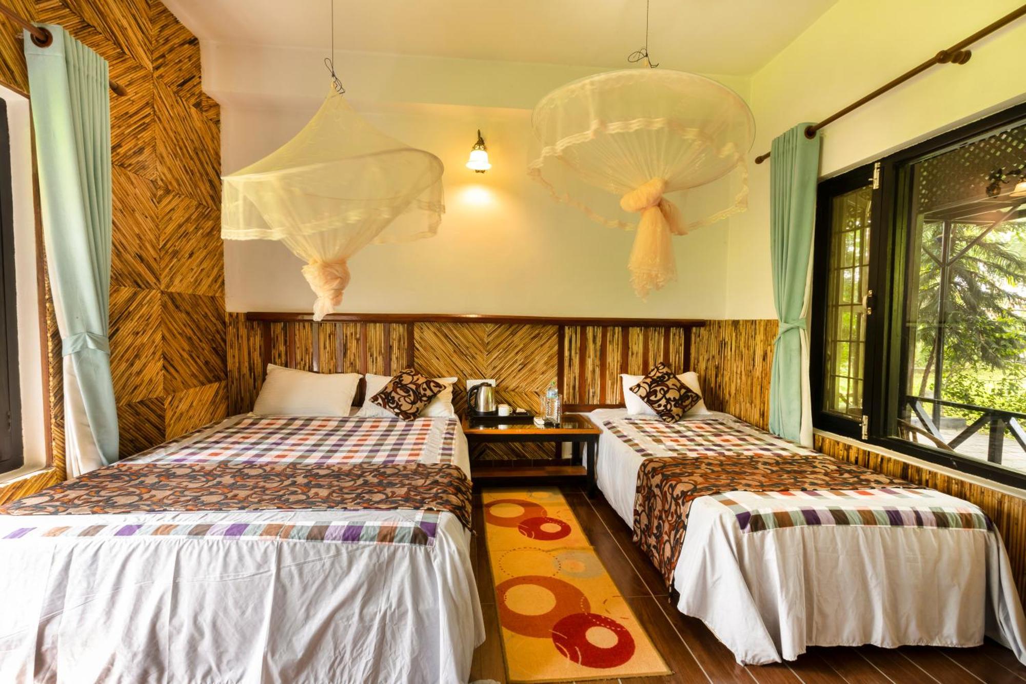 Hotel Parkside & Swimming Pool-Between Greenery And Azure ,Your Perfect Retreat Chitwan Bagian luar foto