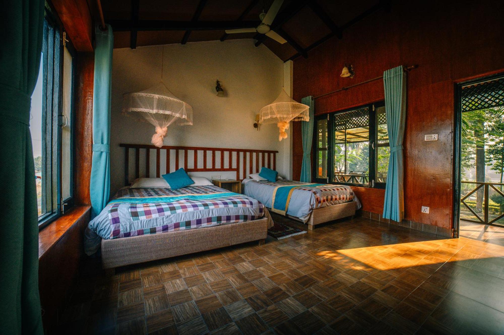 Hotel Parkside & Swimming Pool-Between Greenery And Azure ,Your Perfect Retreat Chitwan Bagian luar foto