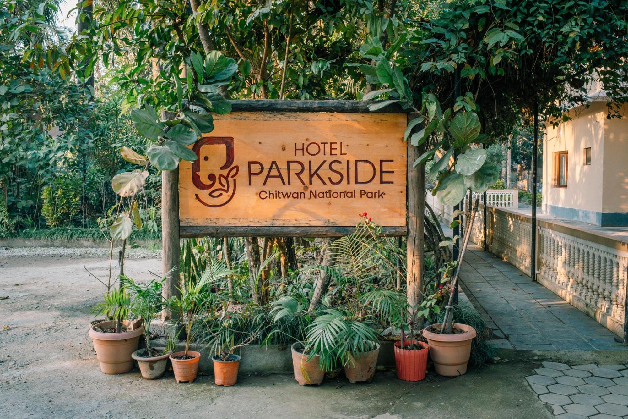Hotel Parkside & Swimming Pool-Between Greenery And Azure ,Your Perfect Retreat Chitwan Bagian luar foto