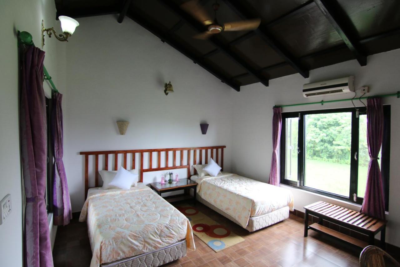 Hotel Parkside & Swimming Pool-Between Greenery And Azure ,Your Perfect Retreat Chitwan Bagian luar foto